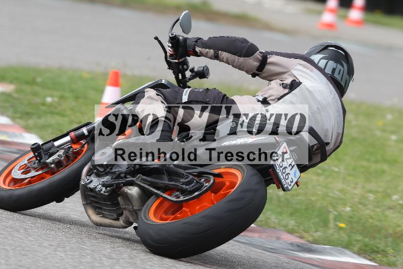 Archiv-2025/10 23.04.2025 Cornu Master School ADR/rot-rouge/57